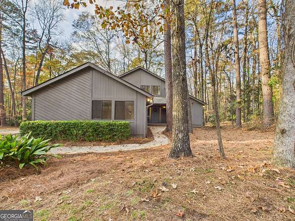 2.8 Acres of Residential Land with Home for Sale in Macon, Georgia