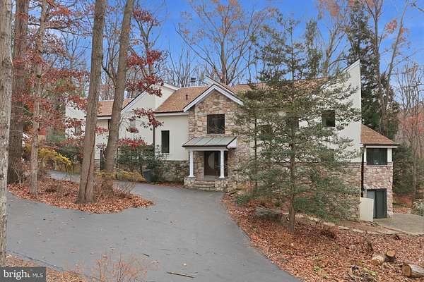 6 Acres of Residential Land with Home for Sale in Great Falls, Virginia