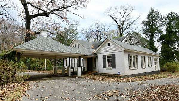 10.8 Acres of Mixed-Use Land for Sale in Memphis, Tennessee