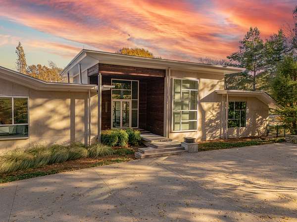 5.37 Acres of Residential Land with Home for Auction in Nashville, Tennessee