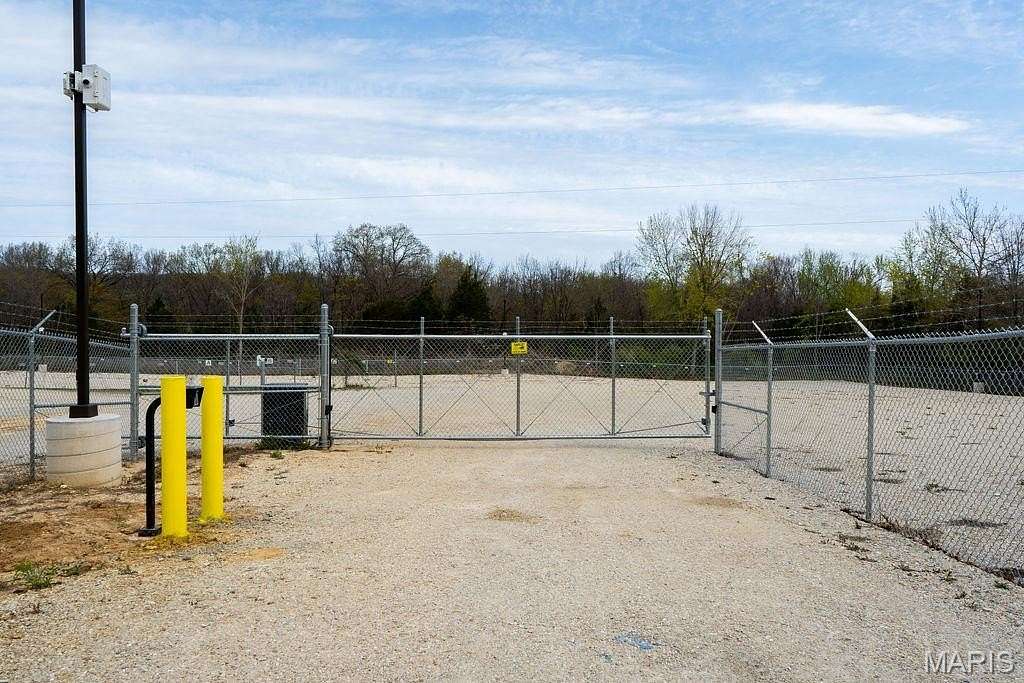 4.5 Acres of Commercial Land for Lease in Leslie, Missouri