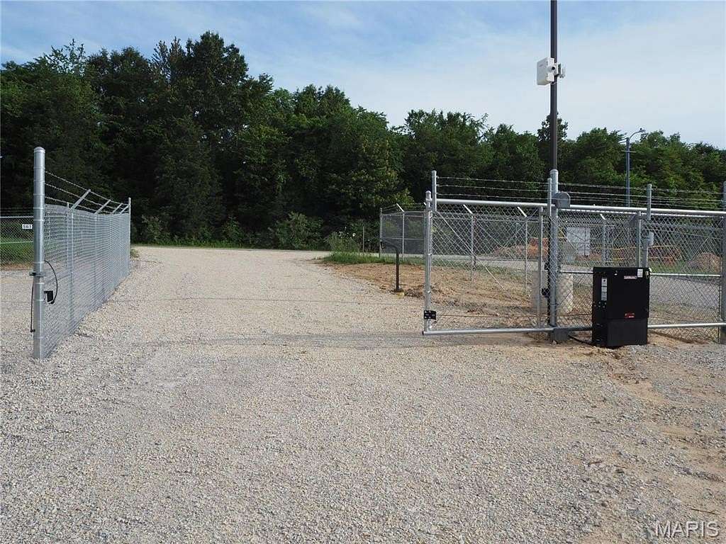 4.5 Acres of Commercial Land for Lease in Leslie, Missouri
