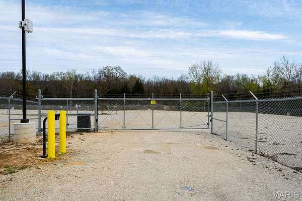 4.5 Acres of Commercial Land for Lease in Leslie, Missouri