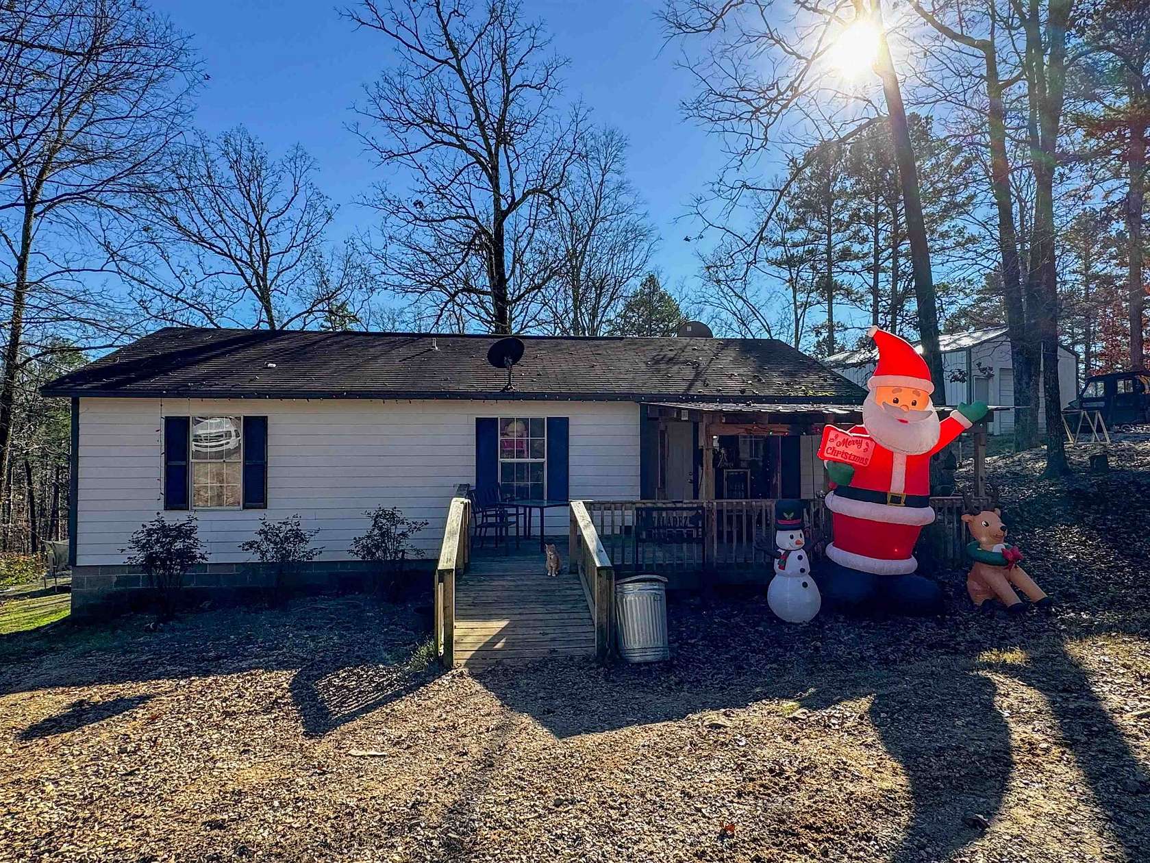 8 Acres of Residential Land with Home for Sale in Evening Shade, Arkansas