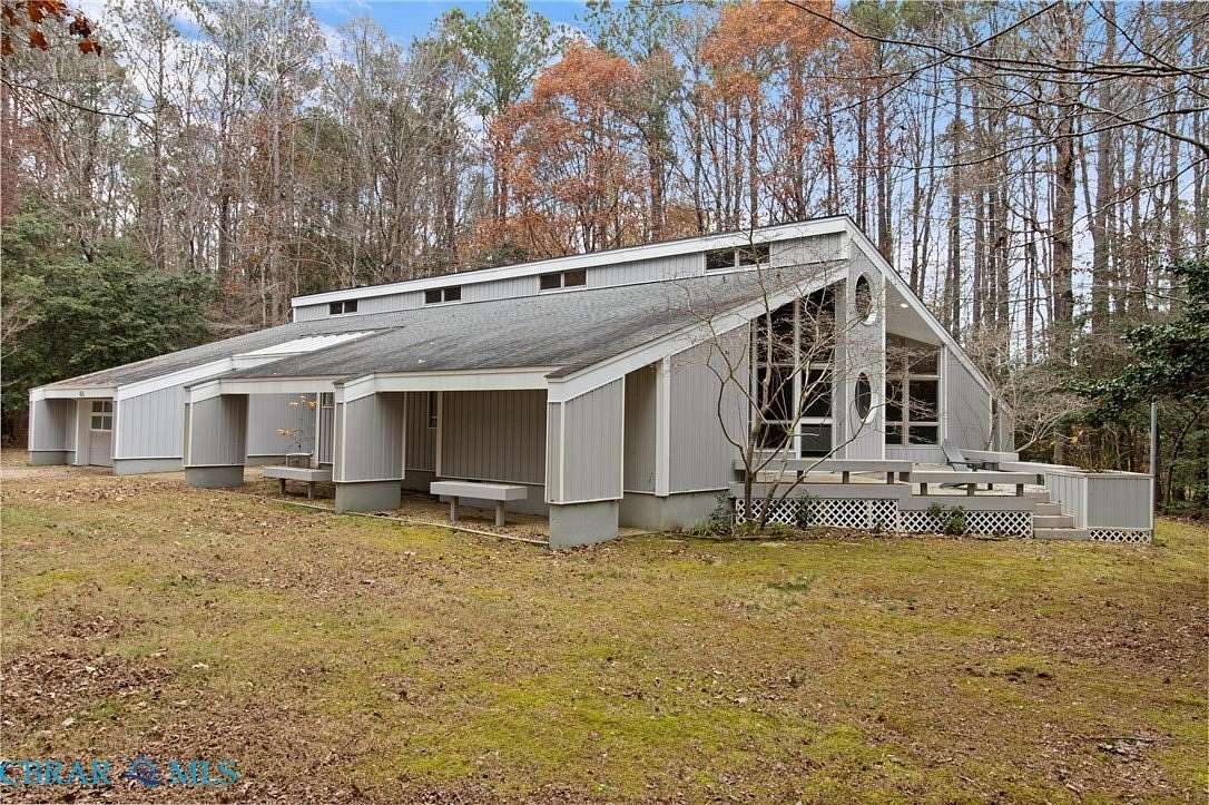 5.1 Acres of Residential Land with Home for Sale in Gloucester, Virginia