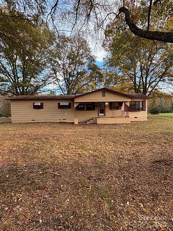 8 Acres of Residential Land with Home for Lease in McConnells, South Carolina