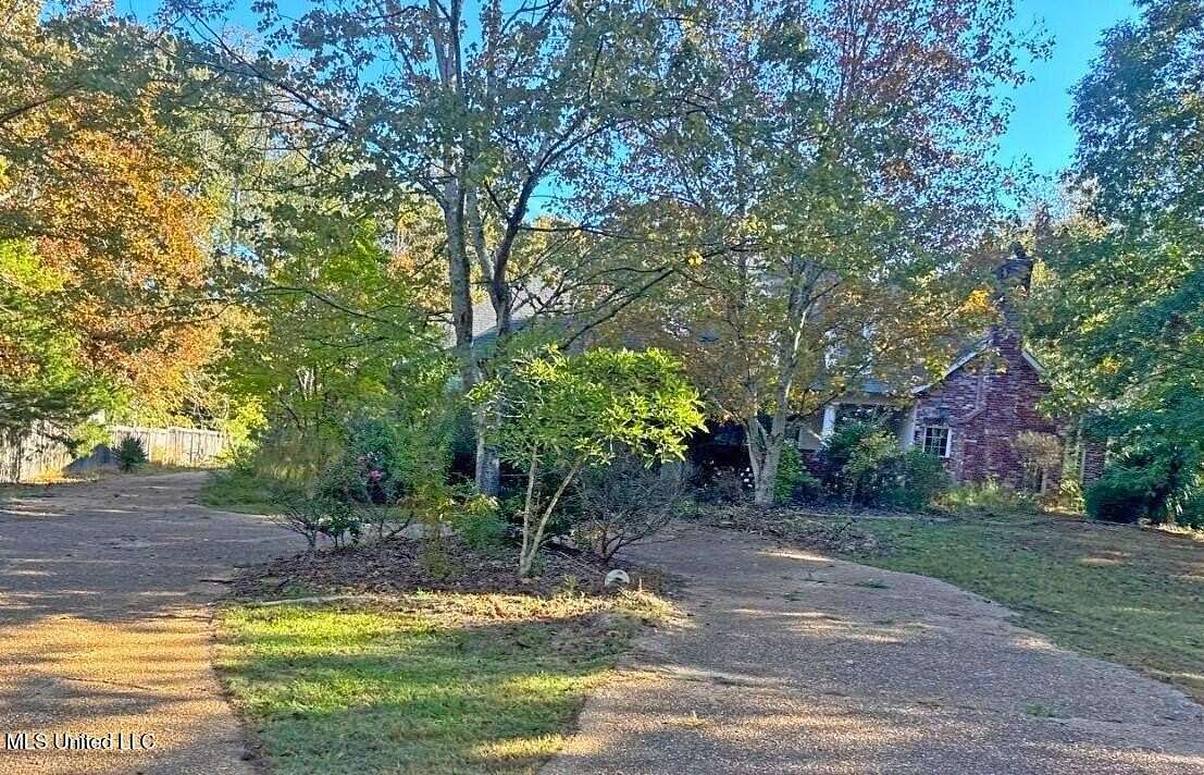 2 Acres of Residential Land with Home for Sale in Brandon, Mississippi