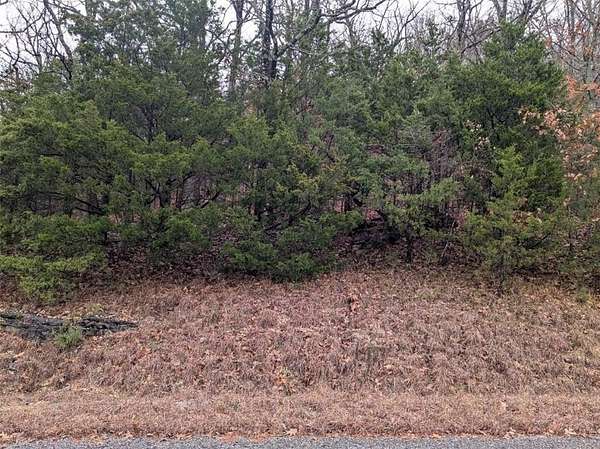 1.25 Acres of Residential Land for Sale in Holiday Island, Arkansas