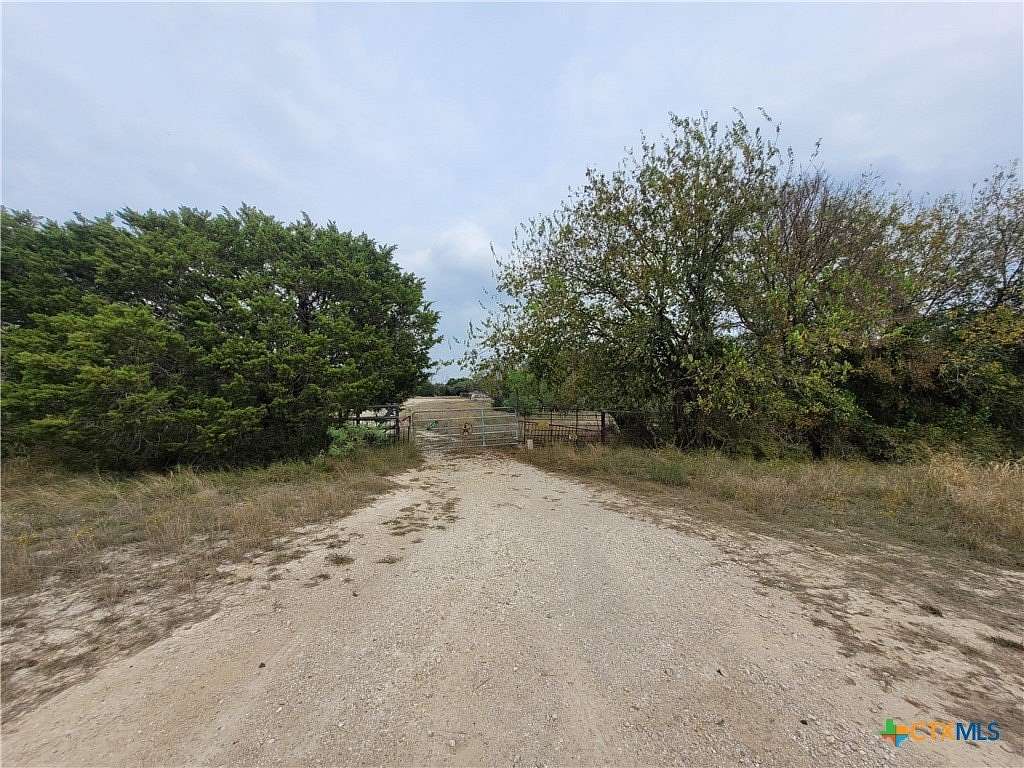 10 Acres of Land for Sale in Lampasas, Texas