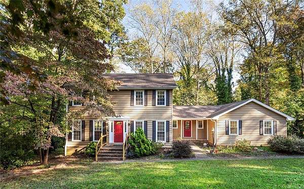 1.5 Acres of Land with Home for Sale in Toccoa, Georgia