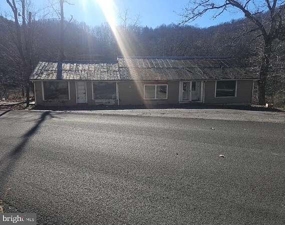 1.5 Acres of Residential Land with Home for Sale in Cedar Bluff, Virginia