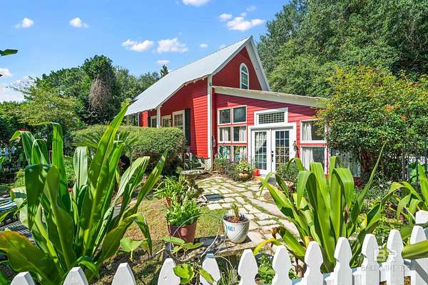 Residential Land with Home for Lease in Fairhope, Alabama