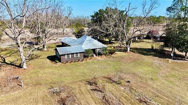 78.5 Acres of Land with Home for Sale in Patterson, Georgia
