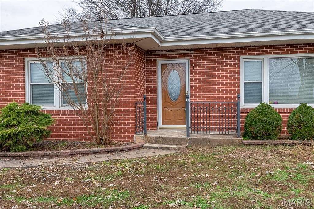 1.66 Acres of Residential Land with Home for Sale in Perryville, Missouri