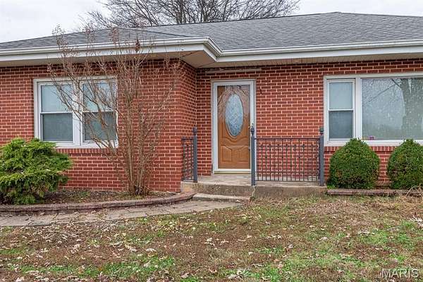 1.66 Acres of Residential Land with Home for Sale in Perryville, Missouri