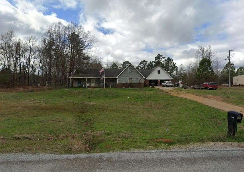 2 Acres of Residential Land with Home for Sale in Greenwood Springs, Mississippi