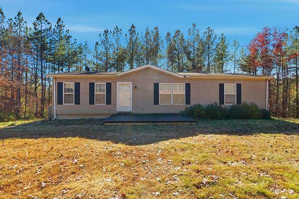 25.5 Acres of Recreational Land with Home for Sale in Appomattox, Virginia