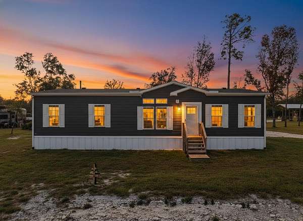 3 Acres of Land with Home for Sale in Old Town, Florida