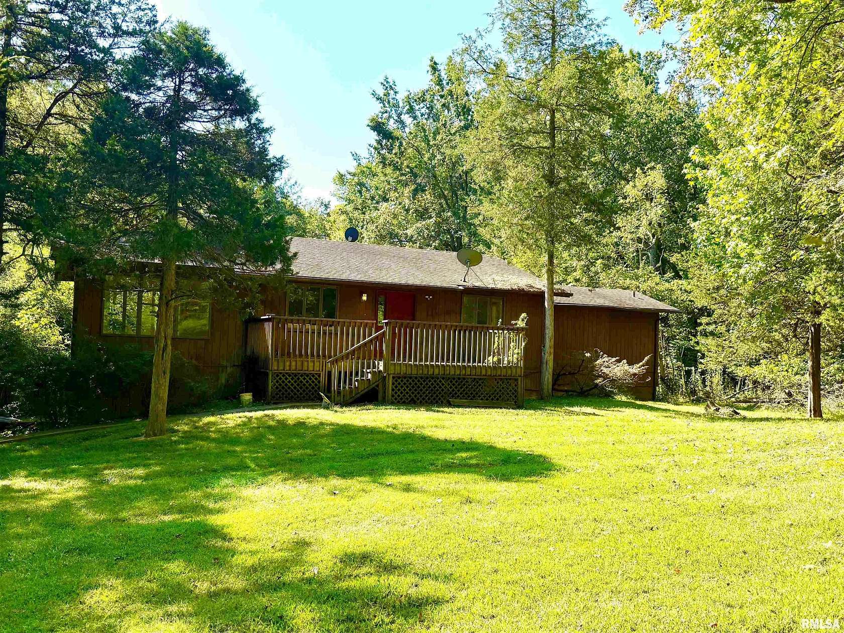 6.59 Acres of Residential Land with Home for Sale in Carbondale, Illinois