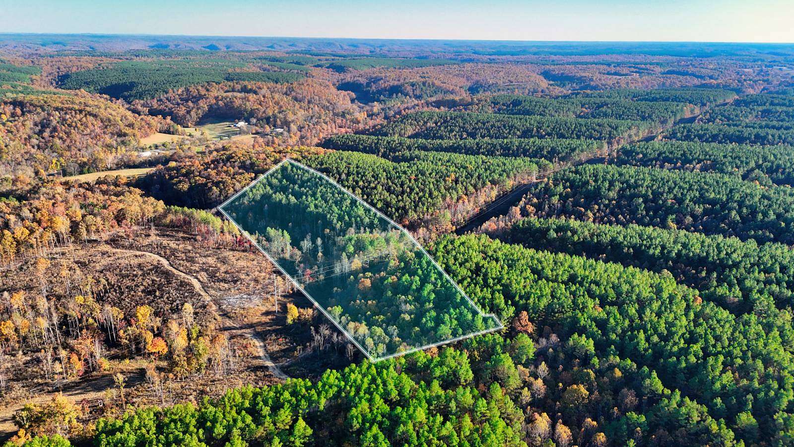 10.4 Acres of Recreational Land for Sale in Centerville, Tennessee