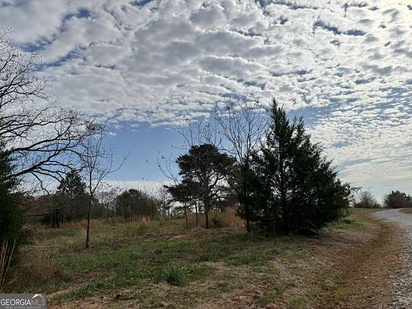 10 Acres of Land for Sale in Hartwell, Georgia