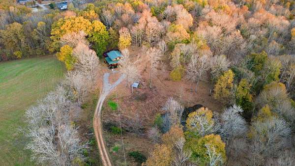 5.66 Acres of Residential Land with Home for Sale in Clarksville, Tennessee