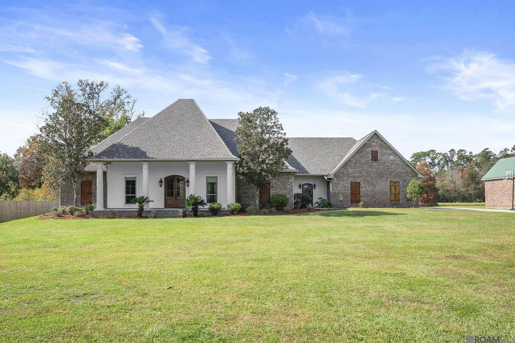 2.13 Acres of Residential Land with Home for Sale in Denham Springs, Louisiana