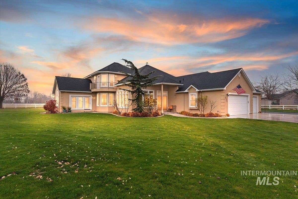 5 Acres of Residential Land with Home for Sale in Nampa, Idaho