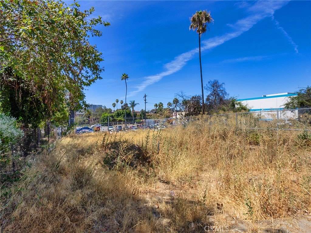 0.1 Acres of Mixed-Use Land for Sale in Los Angeles, California