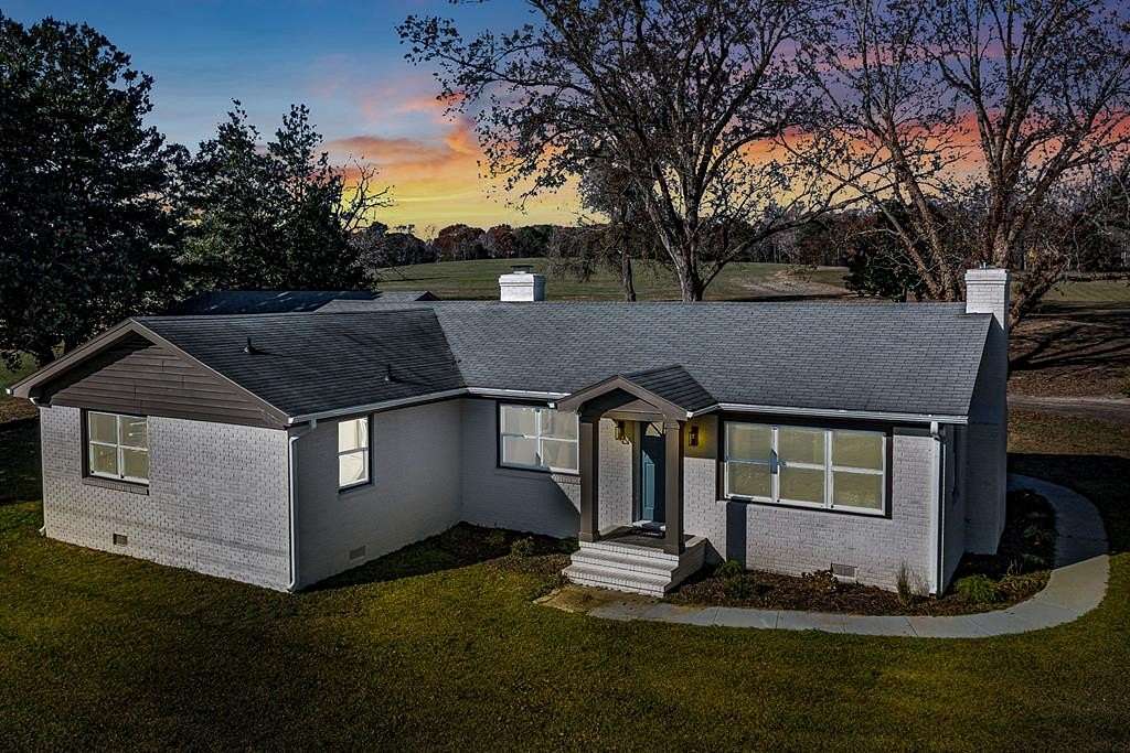 1.82 Acres of Residential Land with Home for Sale in Lancaster, Virginia