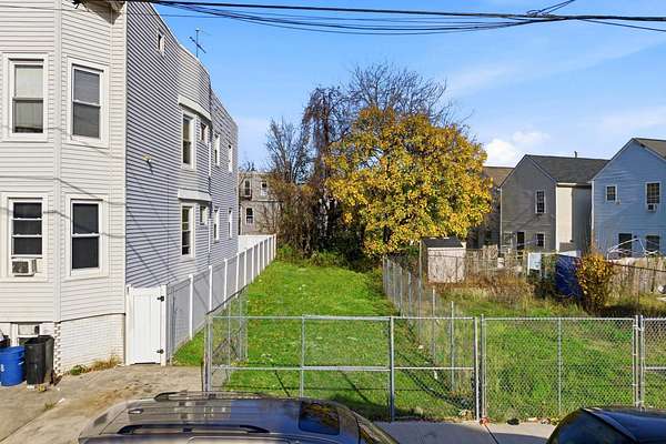 0.06 Acres of Residential Land for Sale in Jersey City, New Jersey