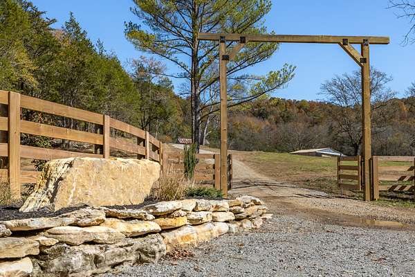 132 Acres of Land for Sale in Pulaski, Tennessee