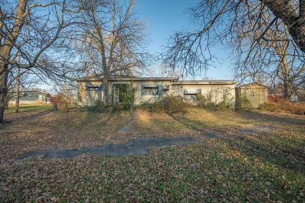 1.84 Acres of Residential Land with Home for Sale in Neosho, Missouri