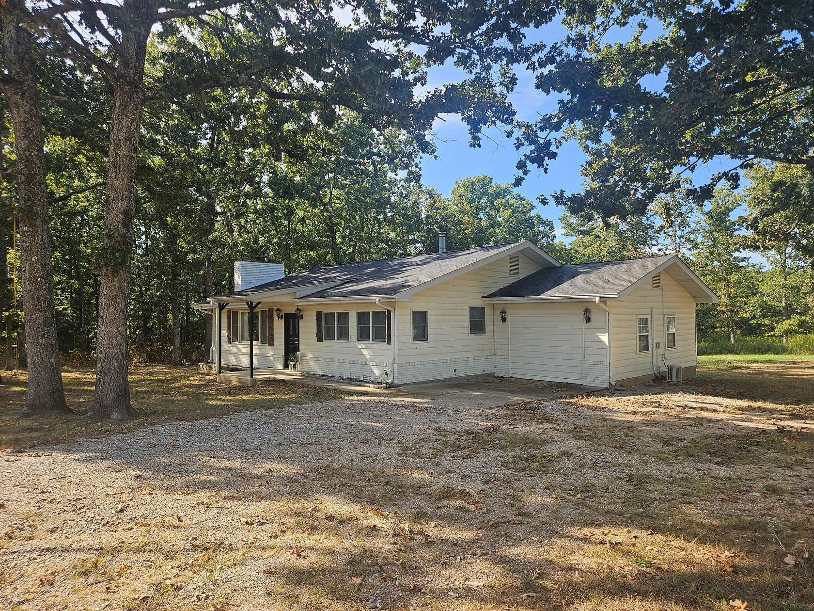 15 Acres of Land with Home for Sale in Mountain View, Missouri
