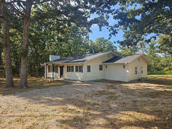 15 Acres of Land with Home for Sale in Mountain View, Missouri