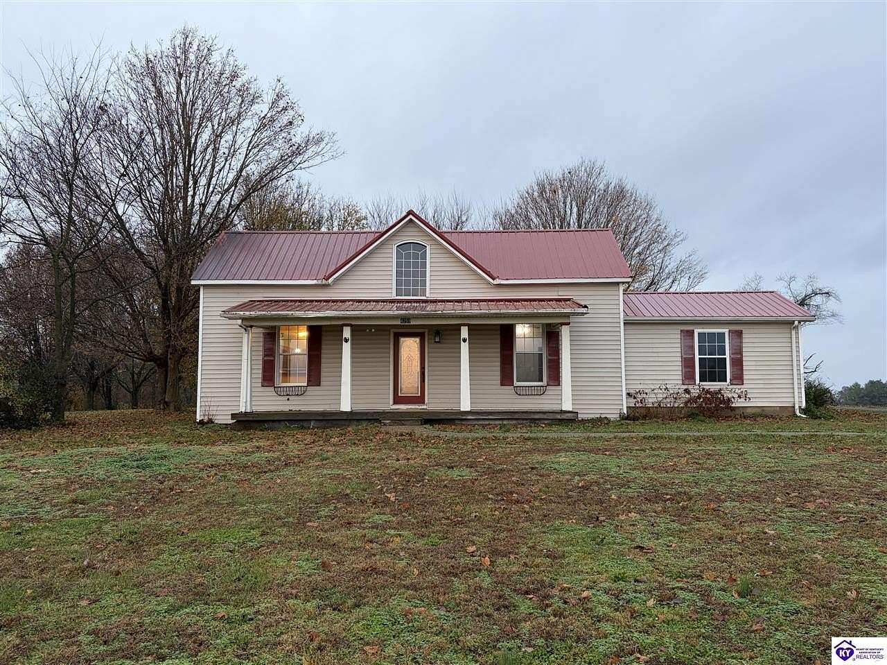 1.5 Acres of Land with Home for Sale in Hodgenville, Kentucky