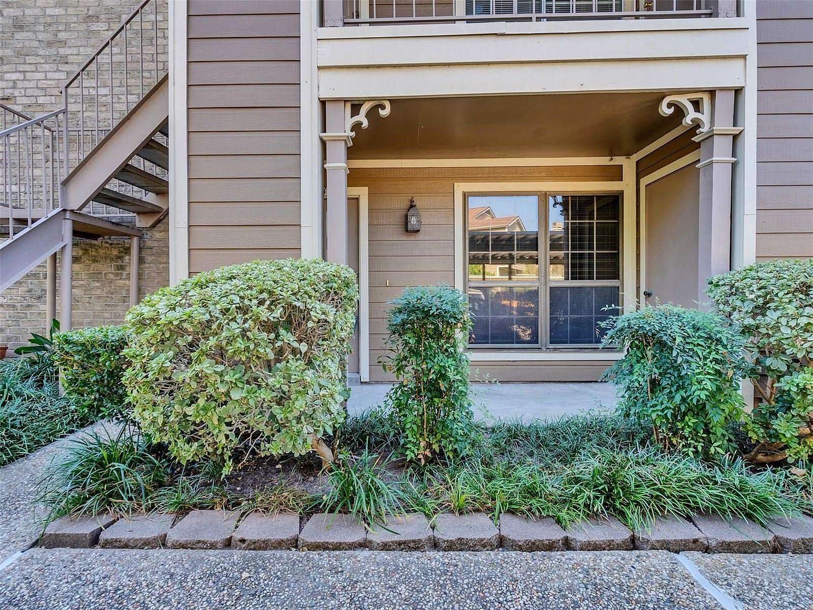 3.2 Acres of Residential Land with Home for Sale in Houston, Texas