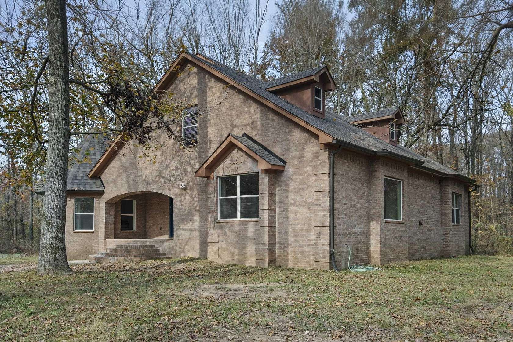 3.46 Acres of Residential Land with Home for Sale in Jacksonville, Arkansas