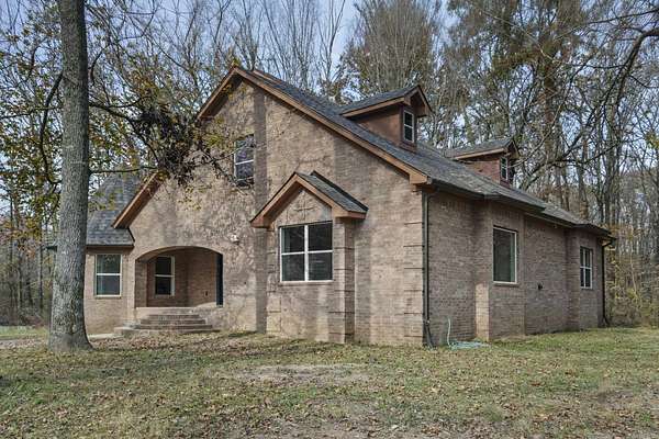 3.46 Acres of Residential Land with Home for Sale in Jacksonville, Arkansas