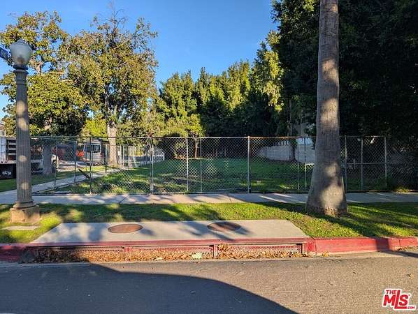 0.16 Acres of Land for Sale in Studio City, California