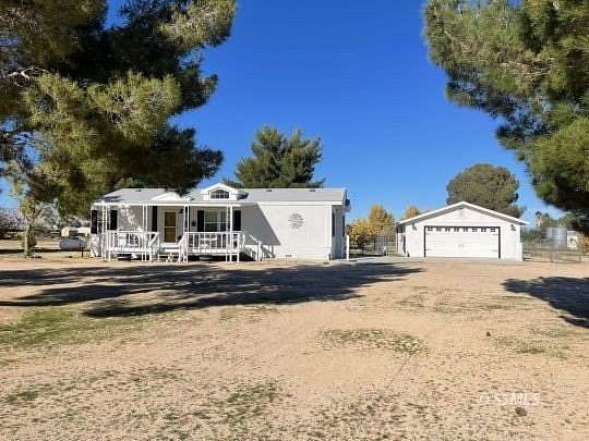 2.5 Acres of Residential Land with Home for Sale in Ridgecrest, California