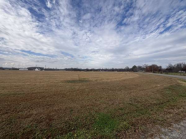 1 Acre of Residential Land for Sale in Decherd, Tennessee