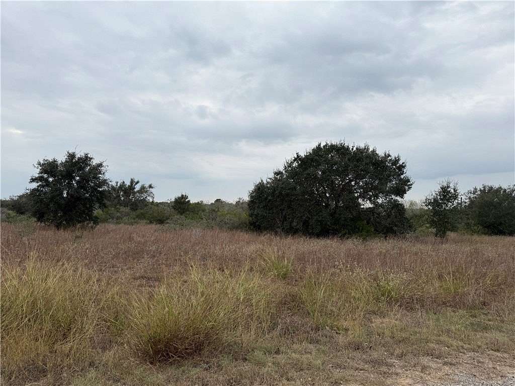 5.53 Acres of Residential Land for Sale in Beeville, Texas