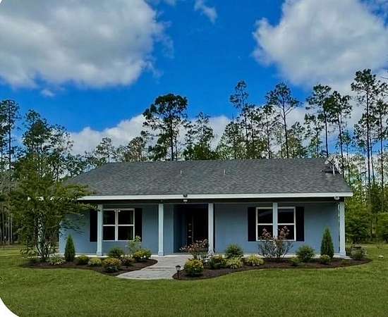 20 Acres of Agricultural Land with Home for Sale in De Leon Springs, Florida