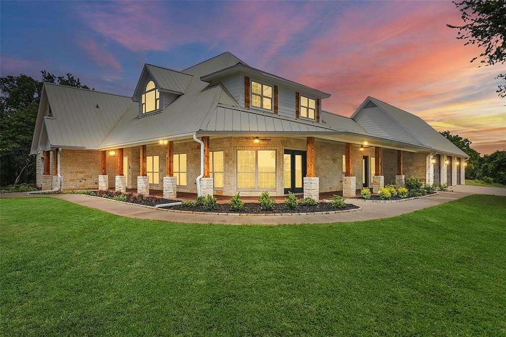 9 Acres of Residential Land with Home for Sale in Nemo, Texas