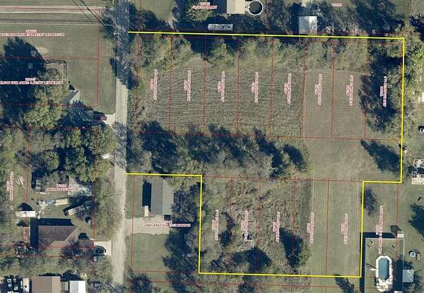 2 Acres of Residential Land for Sale in Whitewright, Texas
