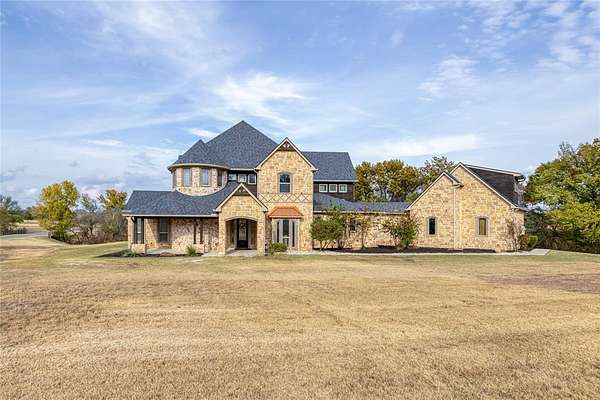 3 Acres of Residential Land with Home for Sale in Fort Worth, Texas