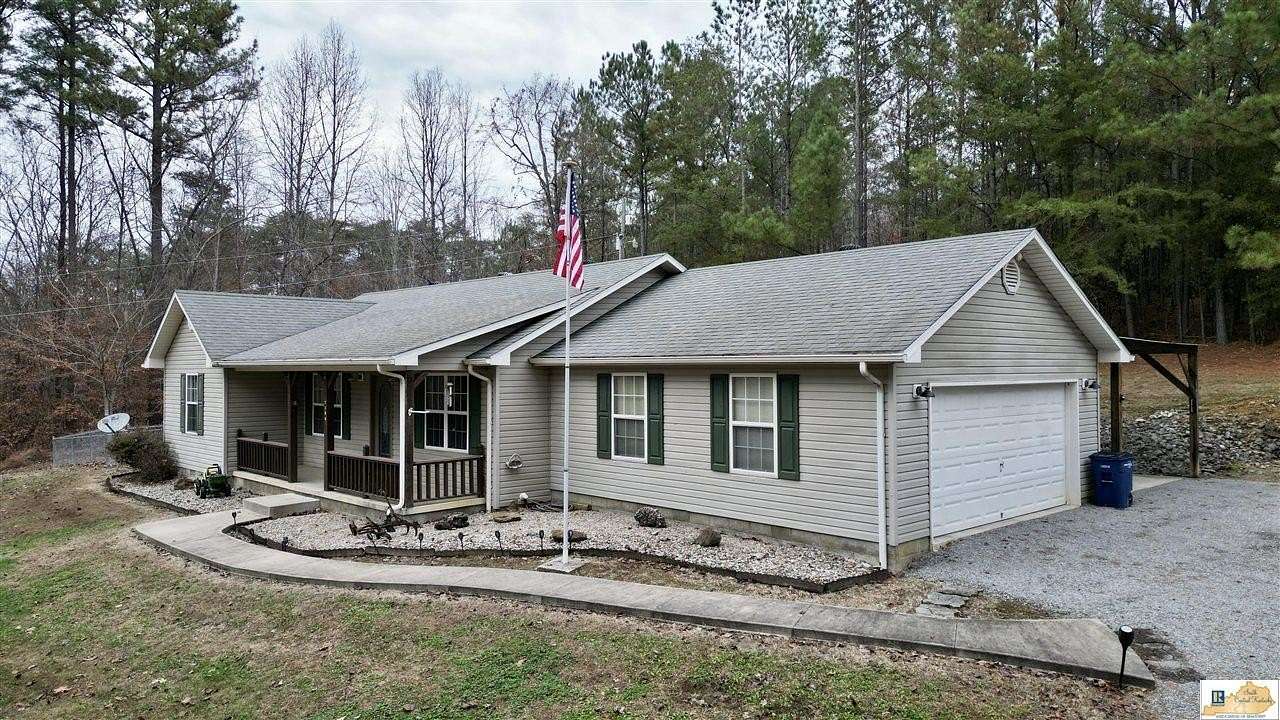 2.65 Acres of Residential Land with Home for Sale in Jamestown, Kentucky