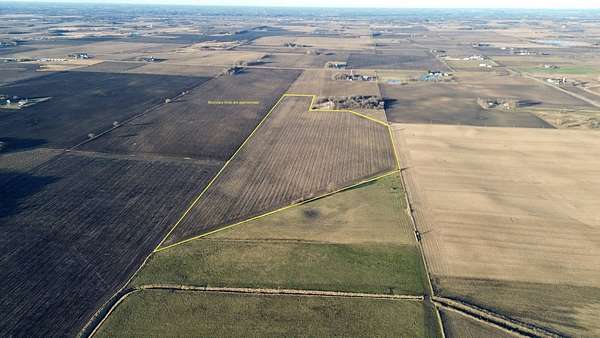323 Acres of Agricultural Land for Sale in Belle Plaine, Minnesota