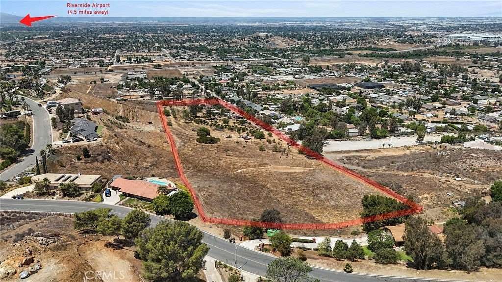 9.8 Acres of Land with Home for Sale in Jurupa Valley, California